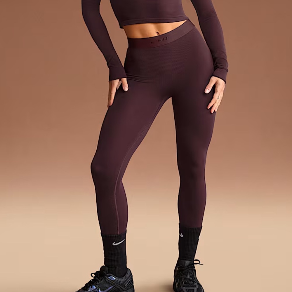 SKIMS Burgundy Leggings